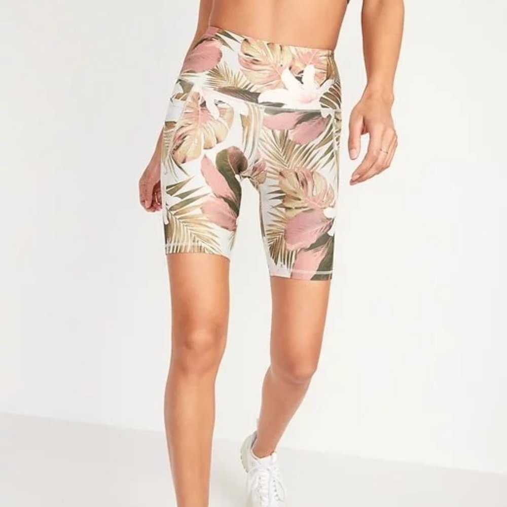 Old Navy Powersoft High Rise Floral Palm Biker Shorts 8" Inseam M (~Size 8)